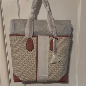 NWT Michael Kors Cream and Deep Pink Tote Bag with Elegant Design